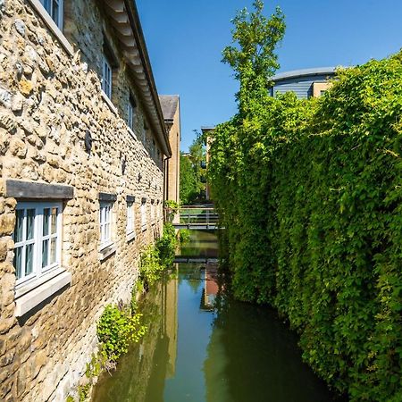 Central Waterside Oxford Exterior photo