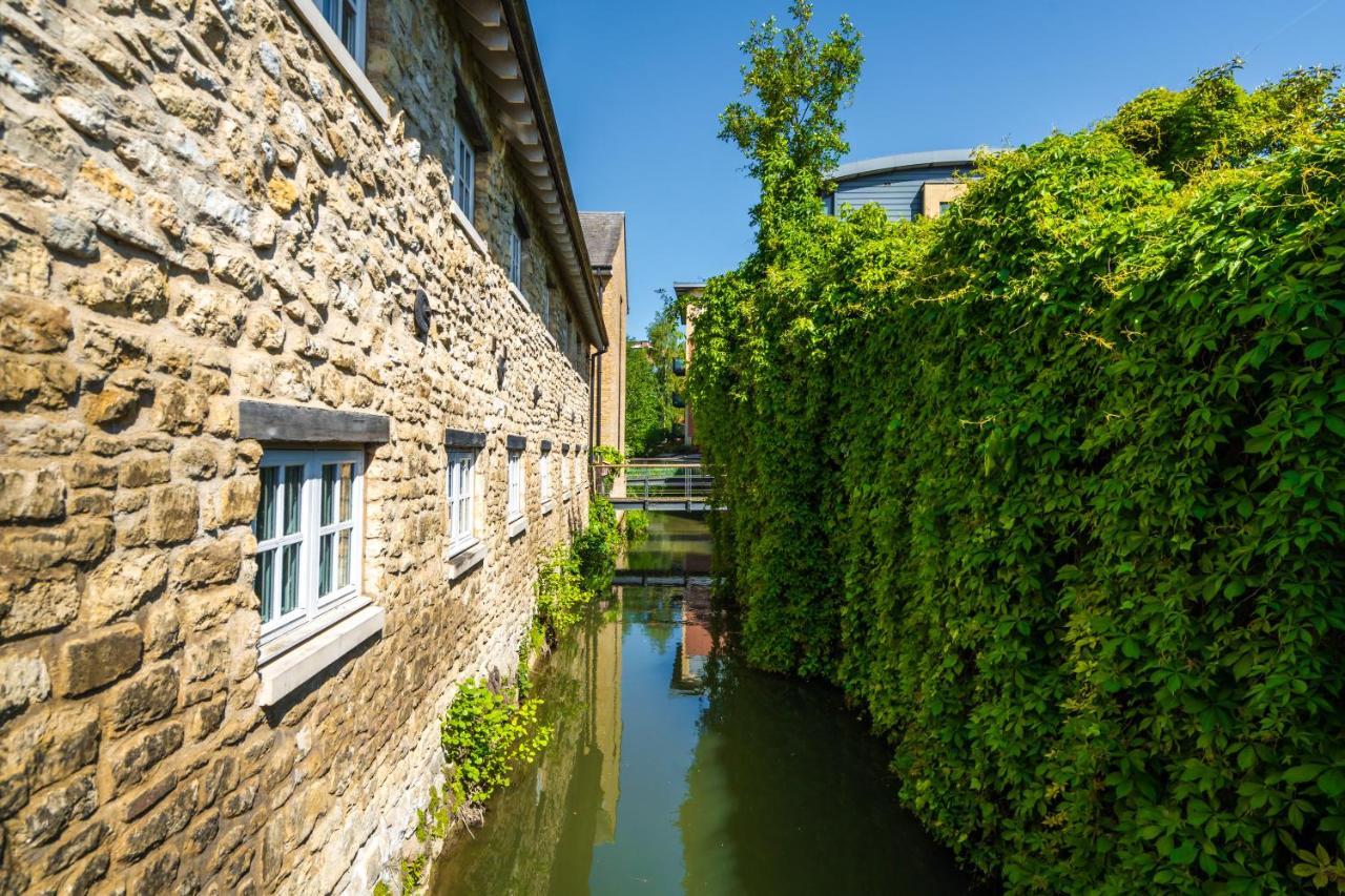 Central Waterside Oxford Exterior photo